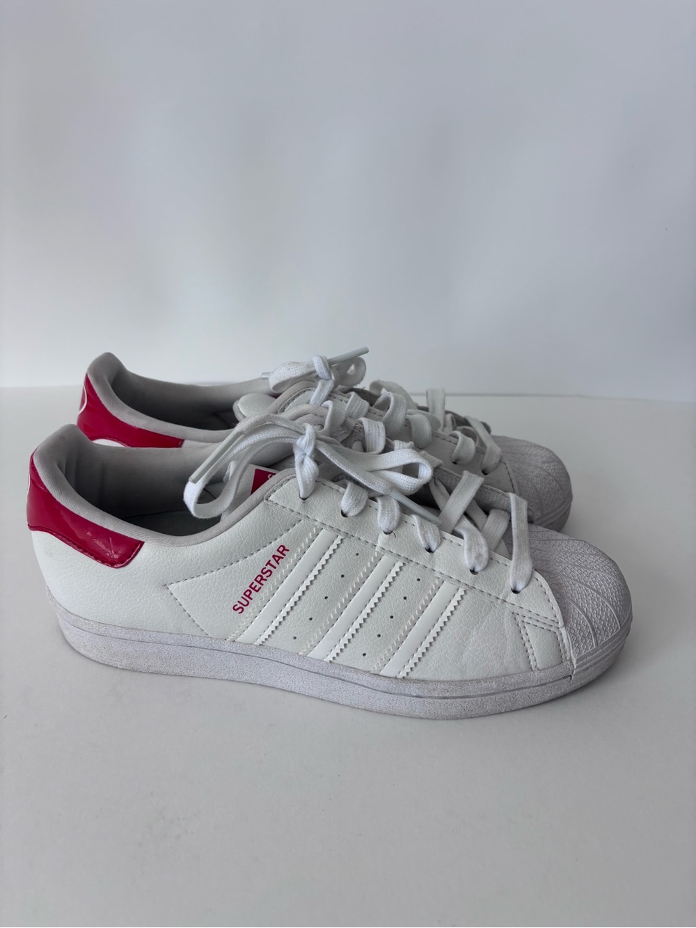 adidas Originals Superstar J 'Heart' White/Scarlet Red Shoes FW0817 Youth Size 5 - Picture 2 of 15